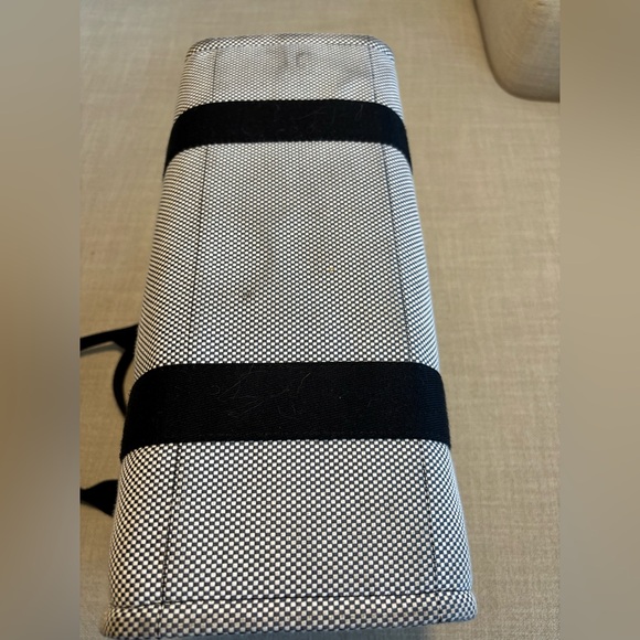 Lululemon Canvas Two Tone Tote 10L - Picture 7 of 10
